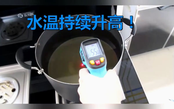 藍(lán)炬星S5集成灶對(duì)比直火，旋火燒水快3-4分鐘!