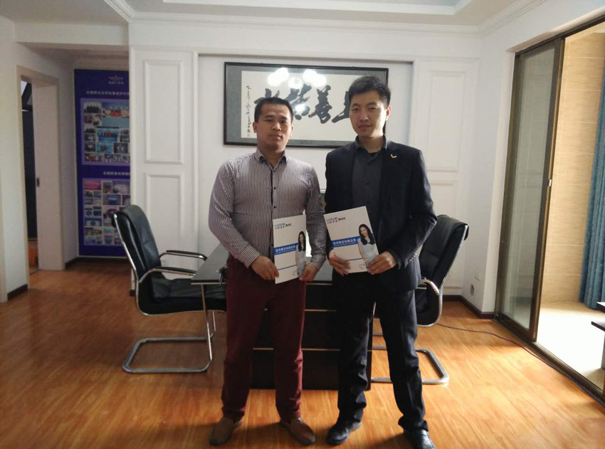 喜訊！貴陽鄒總成功加盟藍炬星集成灶