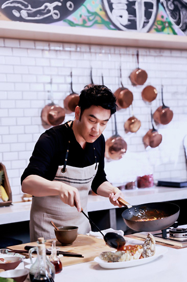 網(wǎng)絡(luò)直播中的廚神林依輪