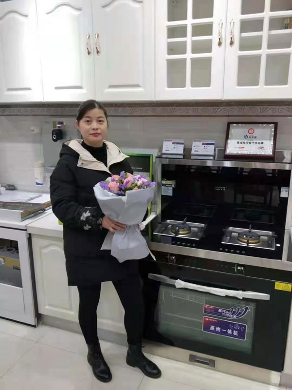 藍(lán)炬星總經(jīng)辦為各個部門在崗女職工送上暖心福利