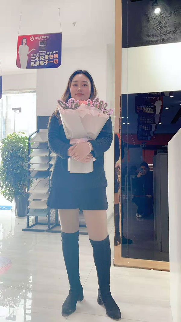 藍(lán)炬星總經(jīng)辦為各個部門在崗女職工送上暖心福利