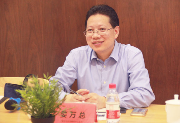 省中小企業服務中心婁萬總主任