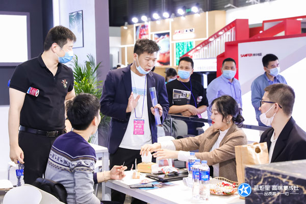 藍(lán)炬星現(xiàn)場講解