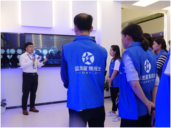 加入藍炬星集成灶加盟，選擇一份可持續掙錢的事業！